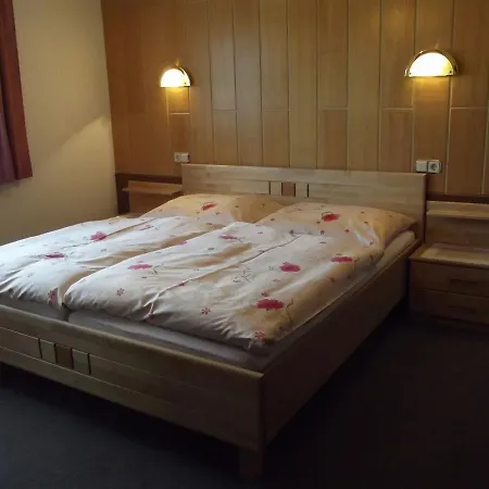 Haus Margit Homestay *